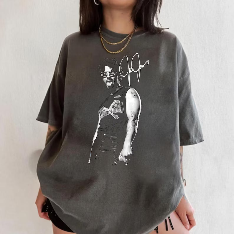 Living The Dream Tour 2025 Tee Retro Graphic Fan Concert Merch Gift Ady Store