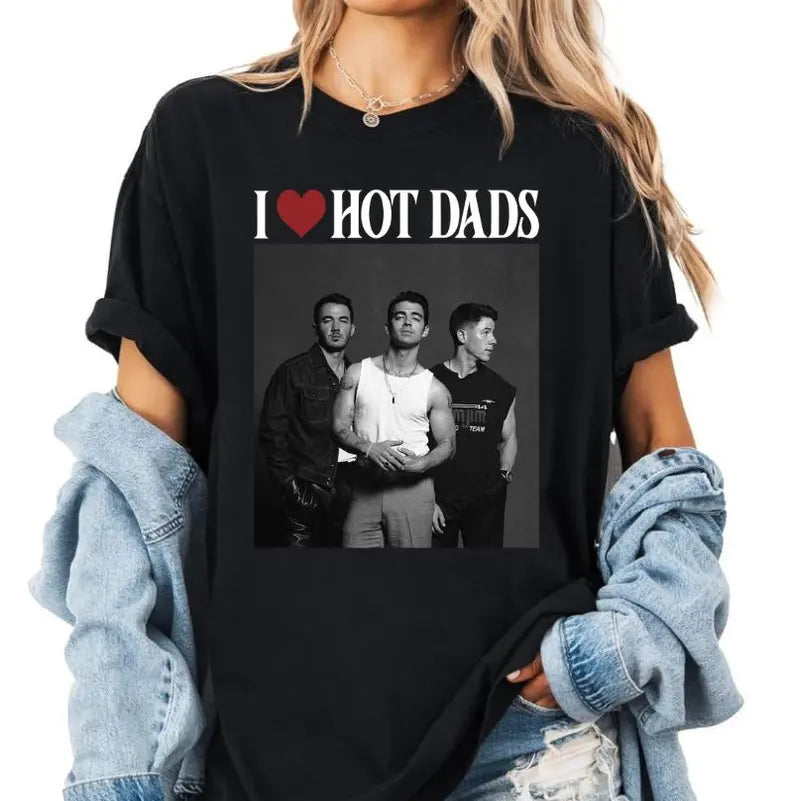 I Love Hot Dads Shirt, 20th Anniversary Tour 2025, Living The Dream Tour 2025 Tee, Fan Merchandise