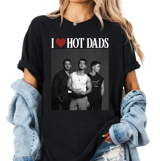 I Love Hot Dads Shirt, 20th Anniversary Tour 2025, Living The Dream Tour 2025 Tee, Fan Merchandise Ady Store