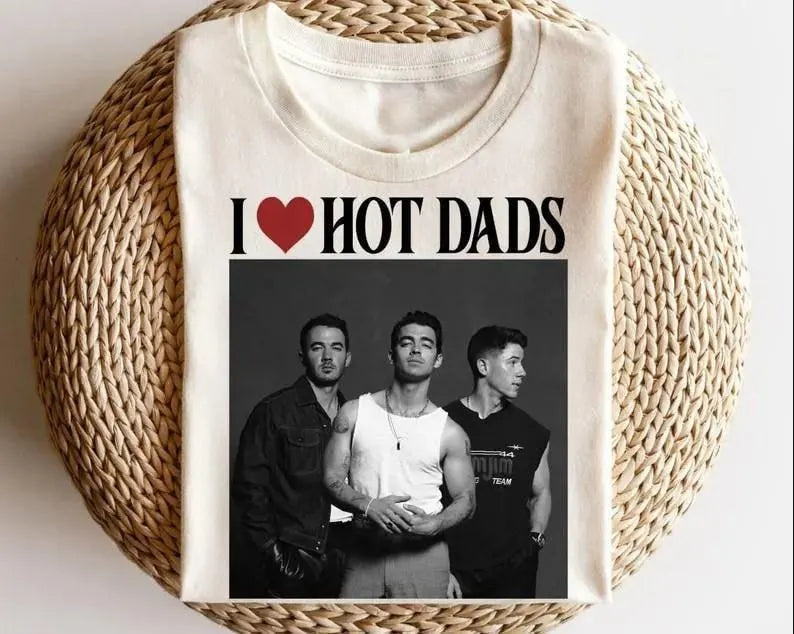 I Love Hot Dads Shirt, 20th Anniversary Tour 2025, Living The Dream Tour 2025 Tee, Fan Merchandise Ady Store